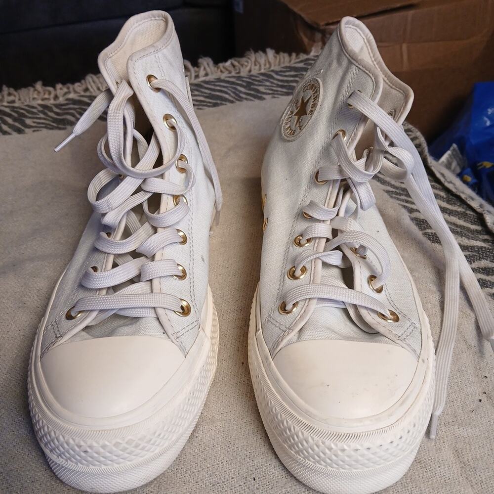 Converse Chuck Taylor All Star Platform High White/Gold Women’s size 9